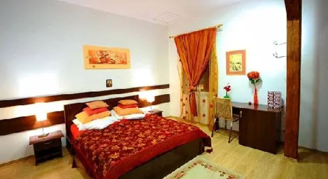 Puf si Stuf, Rezerwuj Hotel Dunavatu de Jos 