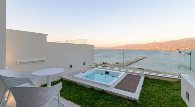 Полулюкс GM exclusive Luxury Suites & SPA