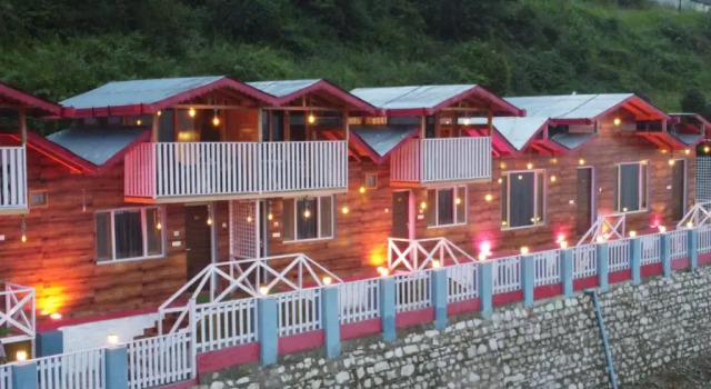 Rooftop Cottages & Restaurant, Pangot, Boek Hotel Pangot Uttarakhand