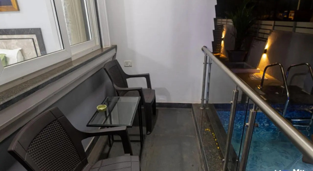 Henmil Vagator, Varaa Hotelli Hotellit Anjuna pysäköinnillä, Pysäköinti