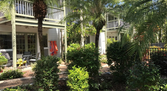 Coral Beach Noosa Resort, Забронировать Курортный отель Отели Нузавилл 3 звезды, рядом с Reef Street Bushland Reserve, 3*