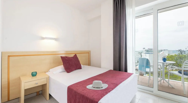 Одноместный номер Standard с балконом и с видом на море Apartamentos Vibra Riviera