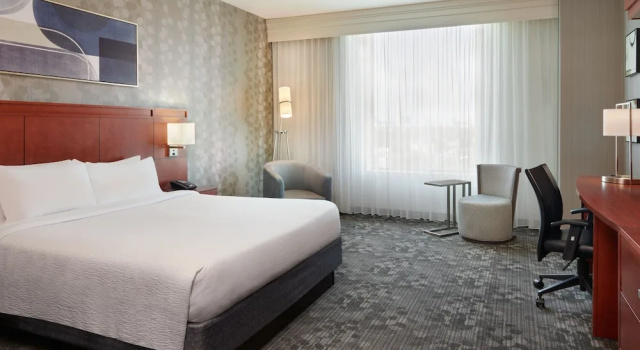 Двухместный номер Standard Courtyard by Marriott Ottawa East