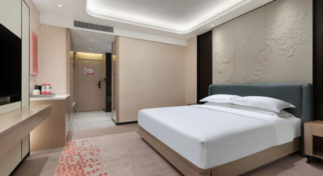 Номер Deluxe Ramada by Wyndham Honghe Kaiyuan