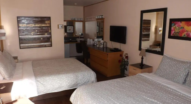 Четырёхместный номер Classic с частичным видом Auberge Hotel Spa Watel