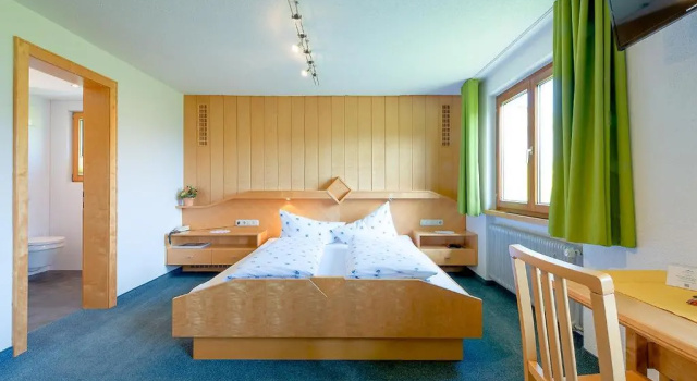 Трёхместный номер Standard Haus Furka