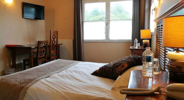 Logis Auberge de Carolles, Забронировать Хостел  