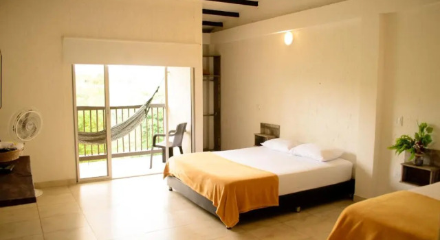 Двухместный номер Standard с балконом и с красивым видом из окна Finca Hotel Loma Verde