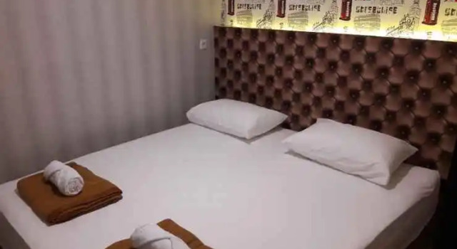 FixOn Capsule Hotel