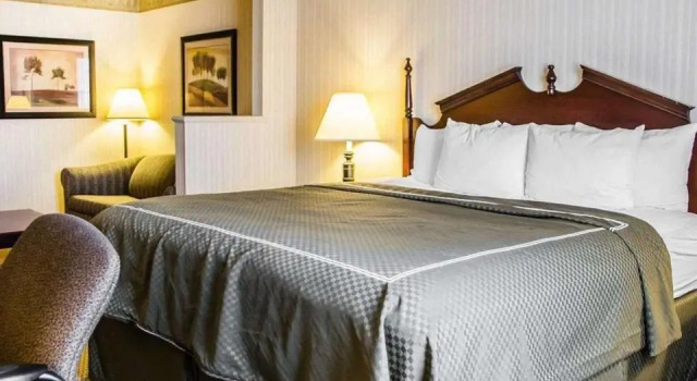 Люкс Цокольный этаж Comfort Suites McAlester