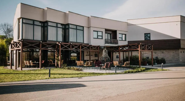 Hotel & Distillery Monogram, Забронировать Отель Отели Федерации Боснии и Герцеговины 4 звезды, 4*