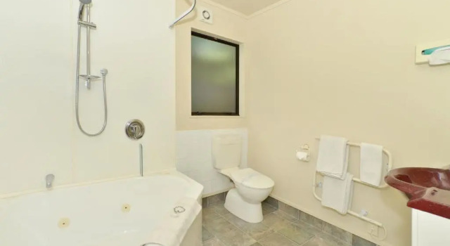 Апартаменты BKs Pohutukawa Lodge