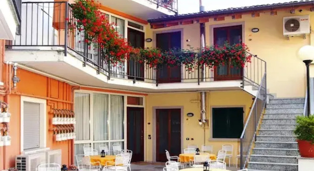 Апартаменты Apartment by Lake Maggiore With Boat Dock