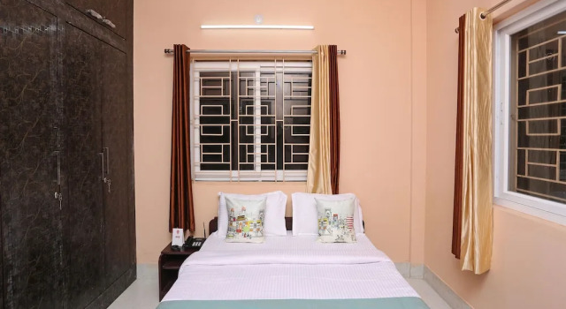 OYO 10339 SR Corporate Guest House, Prenota Affittacamere Hotel a Orissa con parcheggio, Parcheggio