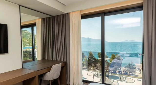 Двухместный номер Deluxe с видом на море Mazarine Hotel