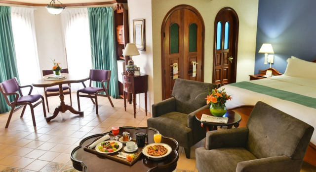 Полулюкс с балконом Hotel Plaza Del Libertador