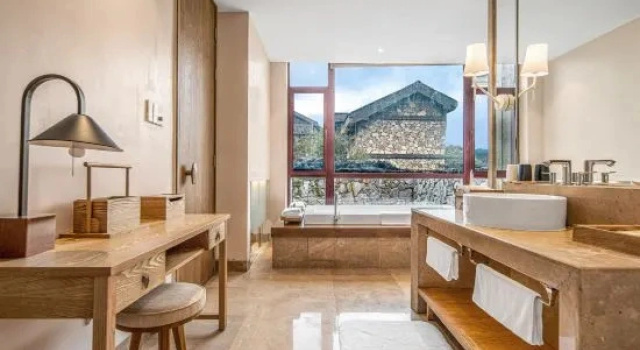 Четырёхместный люкс The Joya Hotel