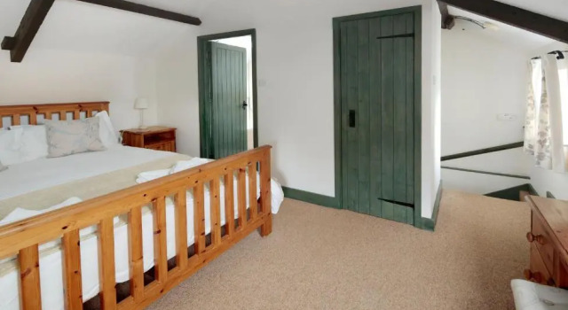 Коттедж Long Barn Holiday Cottages
