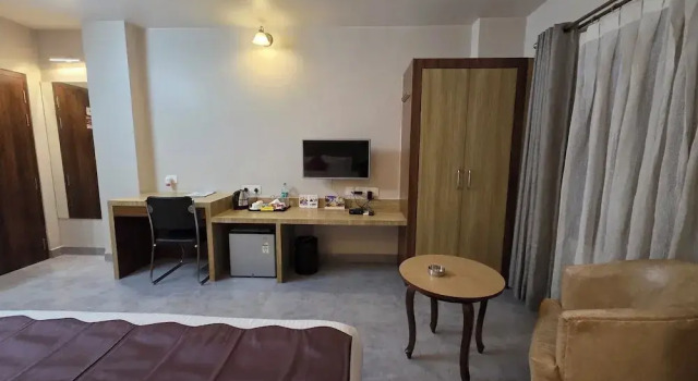 Двухместный номер Premium c 1 комнатой с видом на город Hotel Gulmohar Grand