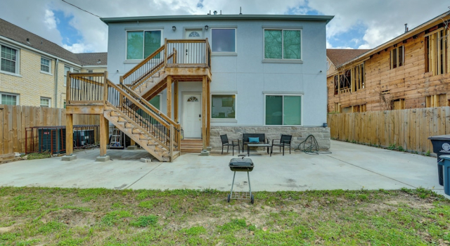 Sleek & Central! Houston Stay Near Med Center