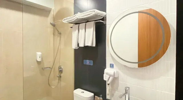 Standard Zimmer Shakti Hotel Bandung