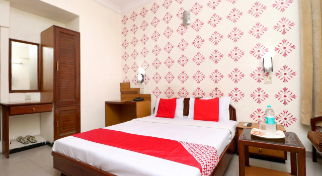 OYO 8623 Hotel Destination