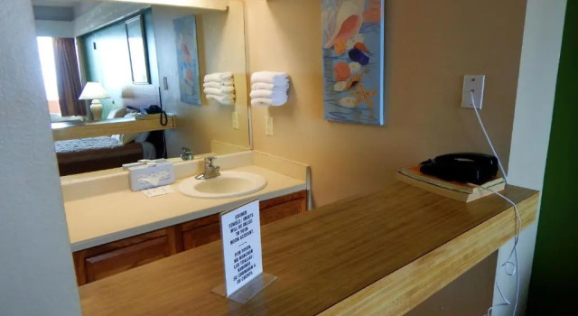 Четырёхместный номер Standard с частичным видом на океан Padre South Hotel On The Beach