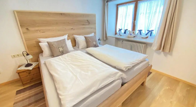 Апартаменты St Lukas Apartments