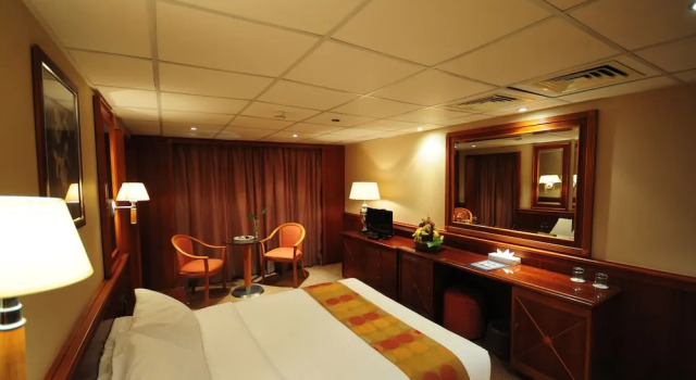 MS Royal Ruby Nile Cruise, from Luxor or Aswan (Mon-Fri, Fri-Mon), Rezervovat Hotel Hotely v Kena s parkováním, Parkování