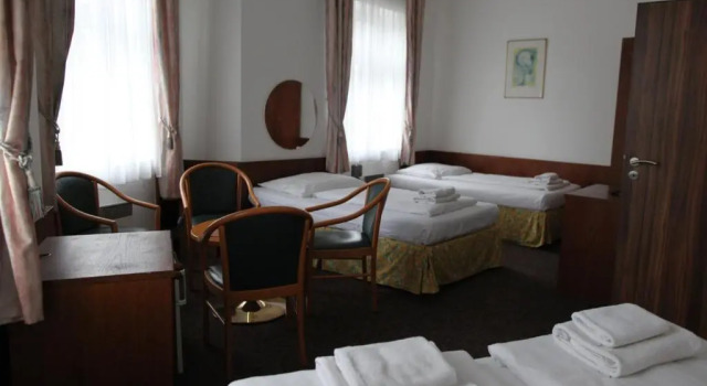 Четырёхместный номер Standard Hotel Skála