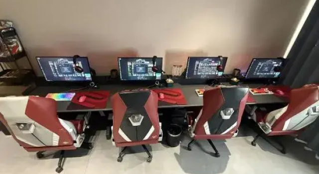 Кровать в общем номере AITE E-sports Hotel (Gushi Xinhe Century City Shopping Plaza)