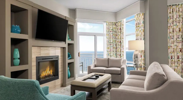 Номер Standard c 1 комнатой с балконом и с видом на улицу Club Wyndham Ocean Boulevard