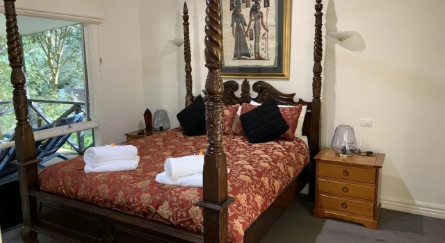 Коттедж с балконом Weeroona Bed And Breakfast