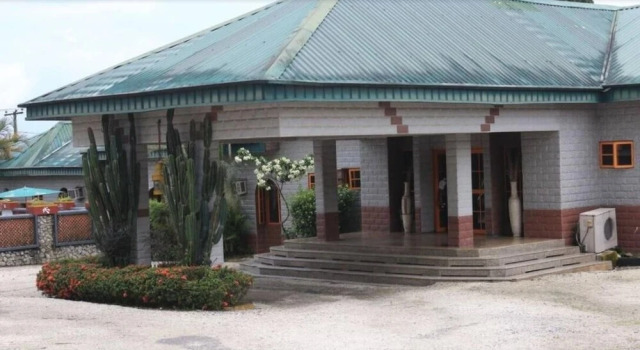 Jacaranda Suites, Buchen Sie Hotel Calabar Nigeria, in der Nähe von Drill Monkey Rehab Centre