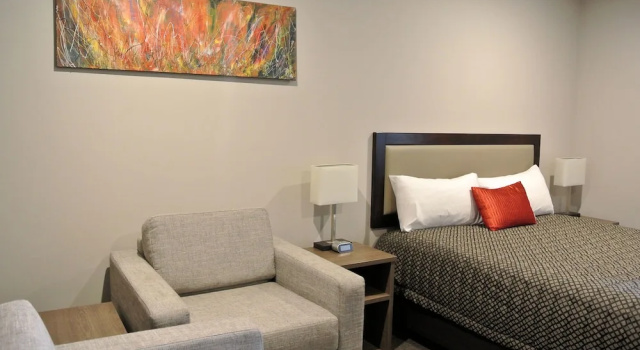 Студия Comfort Oxford Village Motels