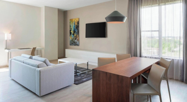 Люкс с 2 комнатами AC Hotel by Marriott Gainesville Downtown