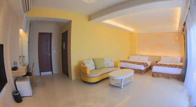 Четырёхместный номер Standard с видом на море Luck Bay B&B