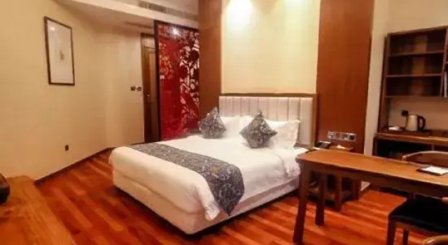 Люкс City Cottage Hotel (Chengdu Luomashi Metro Station)