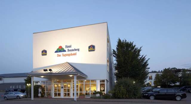 B&K Hotels, Забронировать Отель Отели Teutoburg Forest с бассейном, Бассейн