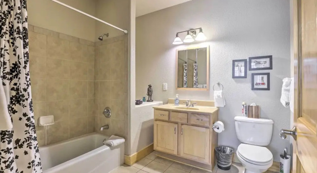 Апартаменты с 2 комнатами с балконом 7 Mi to Slopes: Main Street Condo in Dillon
