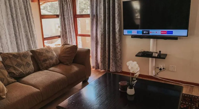 Вилла Pecanwood Golf Estate 3BR Home - Hartbeespoort