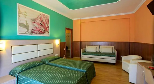 Habitación cuádruple Estándar Balconata 2.0 Banqueting & Accommodations