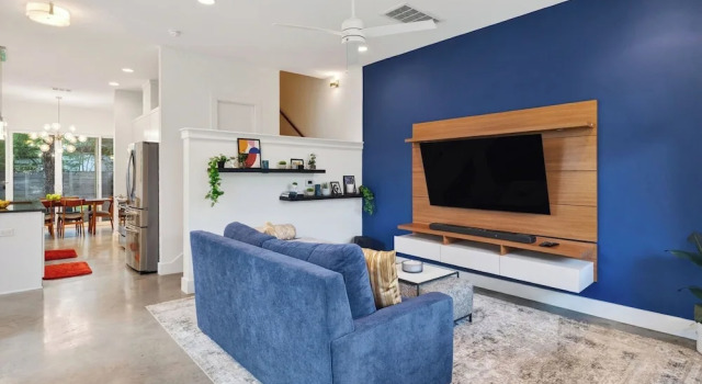 Govalle Glow by Avantstay East Austin Retreat Firepit Near Downtown + Nightlife, Book Feriehus Austin Greater Austin