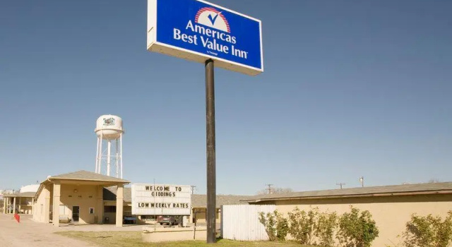 Четырёхместный номер Standard Americas Best Value Inn Giddings
