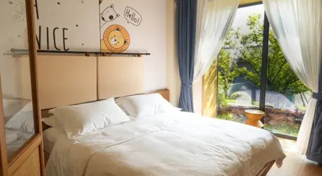 Семейный люкс Lijiang Langyun Inn