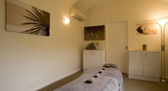 Flagstaff Lodge & Day Spa, Забронировать Отель Расселл 