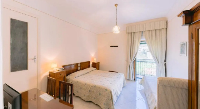 Трёхместный номер Standard Hotel Toro