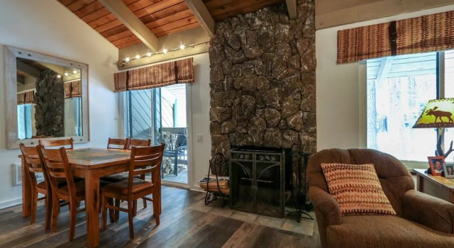 Sunshine Village 104 Beautiful, Convenient, and Close to it all by RedAwning, Book Lejlighed Mammoth Lakes Mammoth