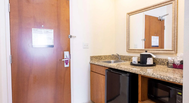 Firedobbelt suite Hampton Inn Alice