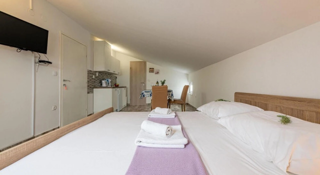 Awesome Apartment in Vrsi With Wifi, Забронировать Апартаменты/квартира Отели в центре Врси, в центре